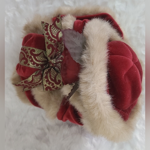 Bearington Bears - Retired Virginia, Christmas Bear, 14"H, Posable. - Picture 5 of 11